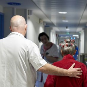 Accompagnement des patients par les équipes soignantes et médicales