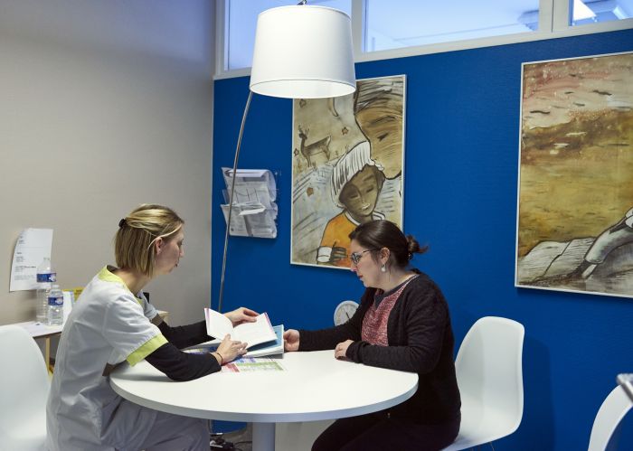 Consultation d'annonce avec une infirmière de chimiothérapie à Rennes et Saint Malo